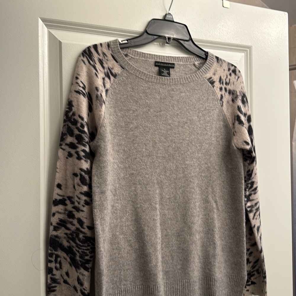 Grey leopard cashmere sweater